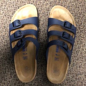 Navy Birkenstock’s